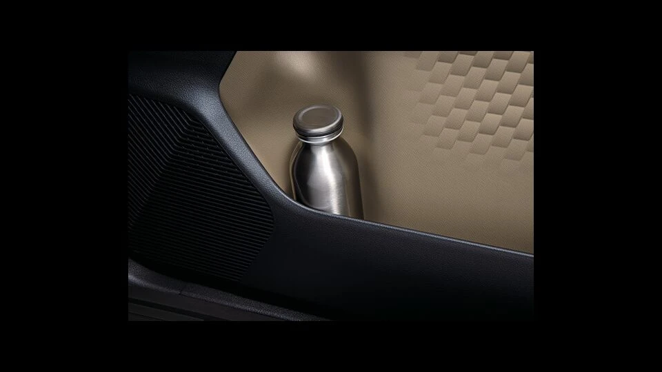 カーリース車両 三菱　デリカミニの画像